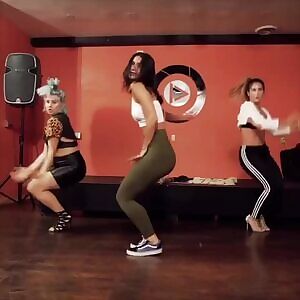 Wait, I like this edit better to jack off to