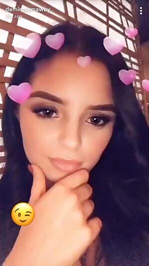 Demi close-up