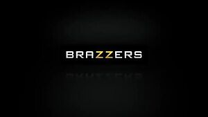 Brazzers-Lick Me In The Locker Room: Keisha Grey and Johnny Sins