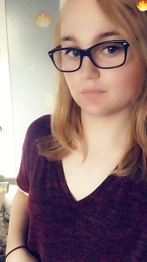 Was feeling so sexy today, I had to make a video for you all. I think I need a daddy to lovingly fuck me... ;)