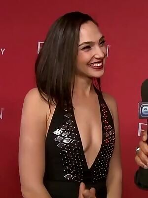 Gal Gadot needs her beautiful face and cleavage sprayed with cum