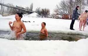 Cold & Snow Amateur Boobs Cute