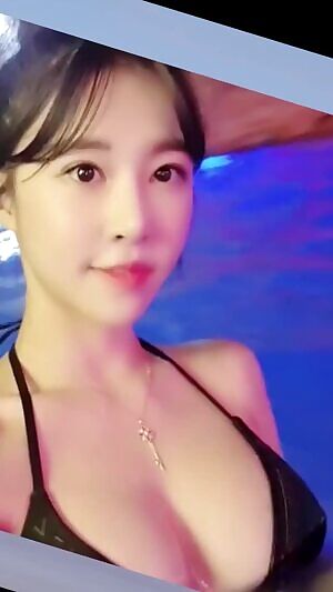 Crayon Pop Ellin BIG wet Bazoooms in Bikini