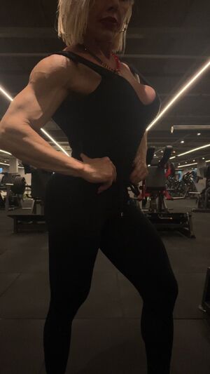 Muscle Girls Muscles Muscular Girl