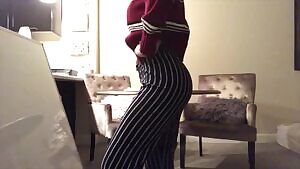 Jennette McCurdy showing off her new pants