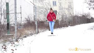 Cold & Snow Pee Peeing Piss