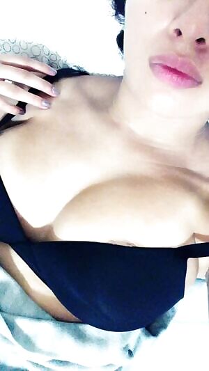 inally was free today and ended the night on a friend-date. didn’t tell him though his hug made me throb and a bit wet 👀 playing peekaboo tonight~❤️