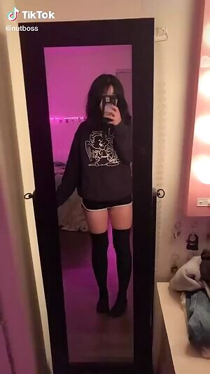 anyone willing to buy these and post them? onlyfans.com/ddrivelikeido