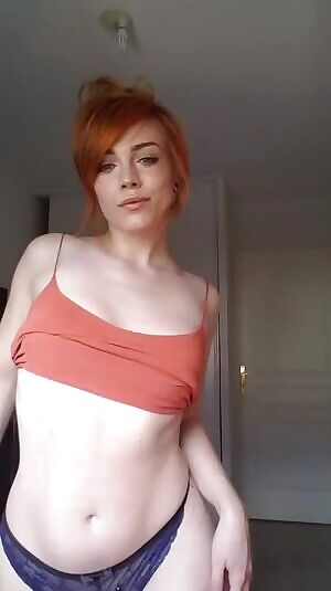 Thicc redhead