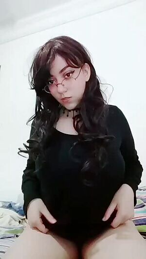 💓🦇 Let me be the cutest gf on a or cum together in a session, maybe direct your own fantasy in a custom 🦇💓