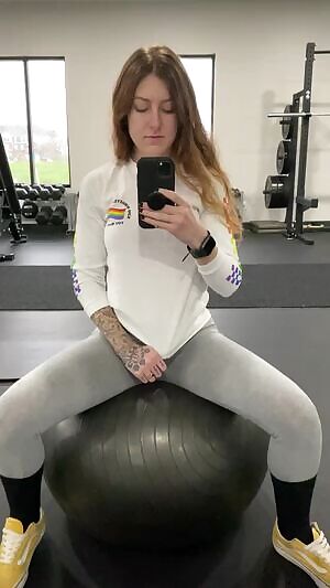 a little gym tease ☺️