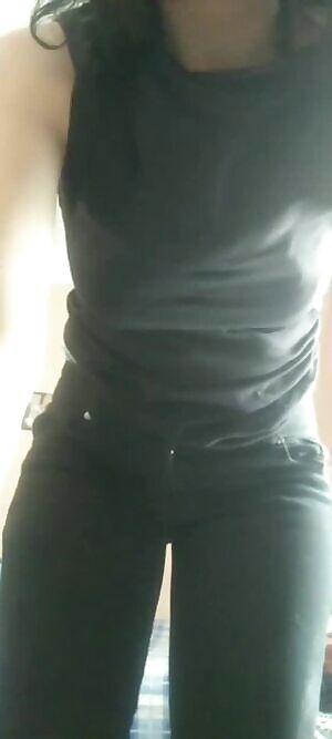 My flash for todayy at my grandparents house 🖤😶🌼