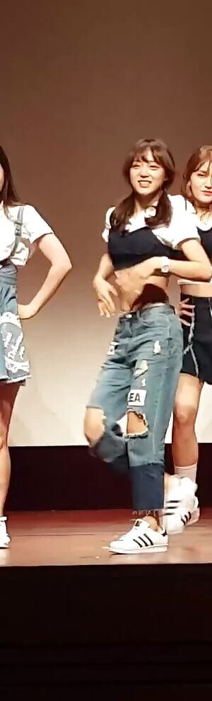 Gugudan - Sejeong Tummy