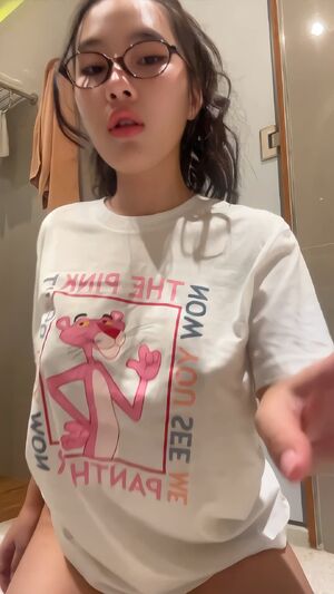 Is my boob size your type? [Drop]