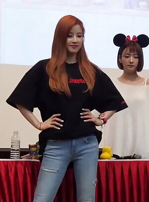 Apink - Chorong's Tight Jeans