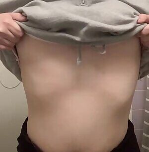 Titty Tuesday 😍😍