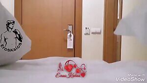 Wife drops the towel for the hotel man