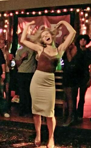 Kristen Bell dancing in a tight skirt plot from Veronica Mars
