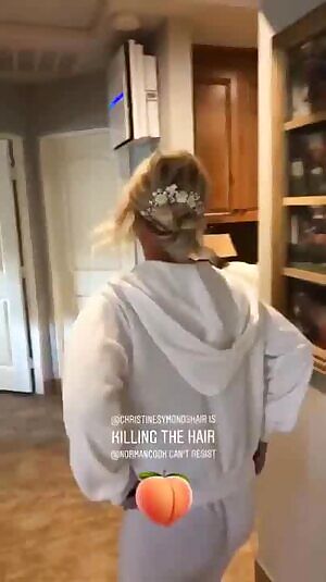 I could spend the rest of my life jerking off to Kaley Cuoco's delectably plump naked rump.