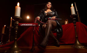 Real BDSM Domina Dominant Dominatrix Domme