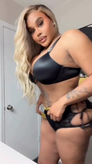 Ebony Trans Cum Big Ass Cock
