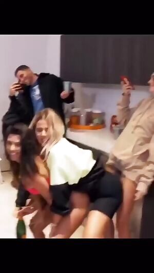 Khloe grinding her big phat ass
