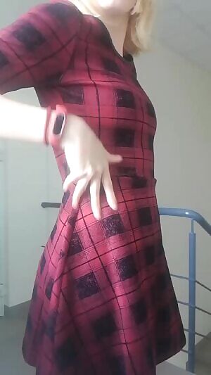 stripping for just heels monday and you😈😇