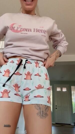 Clothing Fetish 19honeysuckle 24/7 60fps Tattoo