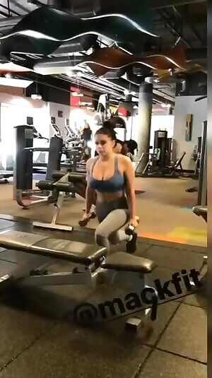 I want Ariel Winter to titfuck me while she's still sweaty from her workout