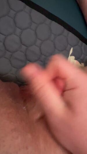 Tdick - FTM Gay Masturbating