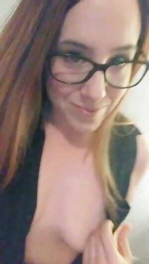 Gloomy days were made for rubbing my pussy ;)