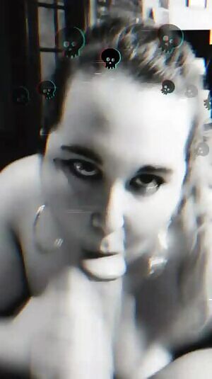 Good way to reward a photographer 😏