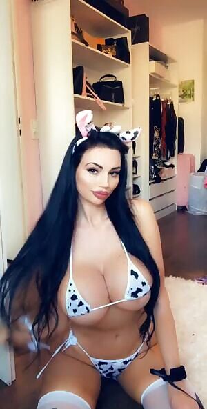 Bikini squeeze yvonne bar’s huge tits together