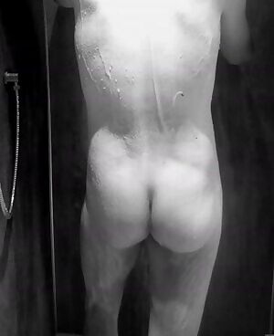 Would anyone like to join e for a hot shower?