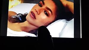 Cumming all over Zendaya's face