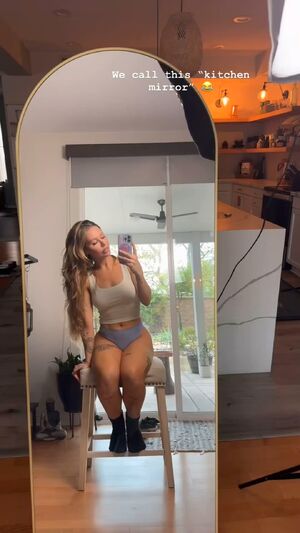 Titty Flexing 19honeysuckle 24/7 Big Tits