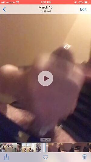 Suuuper quick cumshot👀