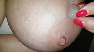 Rubbing an ice cube over my Big boobs and nipples 🤔 xx 54yo  🇦🇺💋