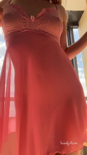 Braless Amateur Cute Homemade MILF
