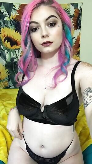 I like showing off too much 🖤