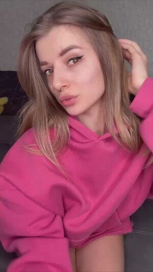 Silk and Satin Amateur Ass Babe