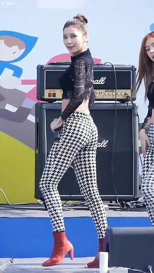 Hello Venus -Yooyoung for 51 seconds