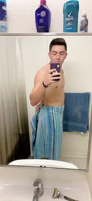 Follow e into the shower 😘