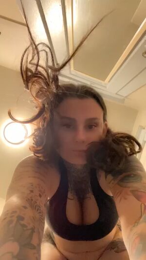 Babe NSFW Natural Tits Solo