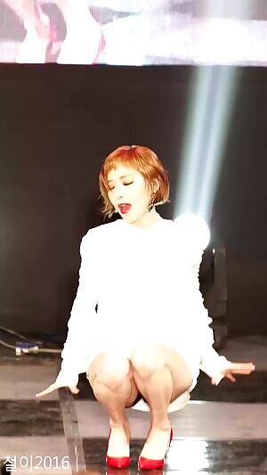 Gain - Opening her legs