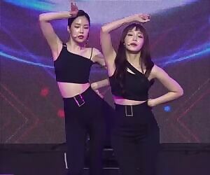 Apink - Eunji & Naeun: Jeong & Son Kardashian