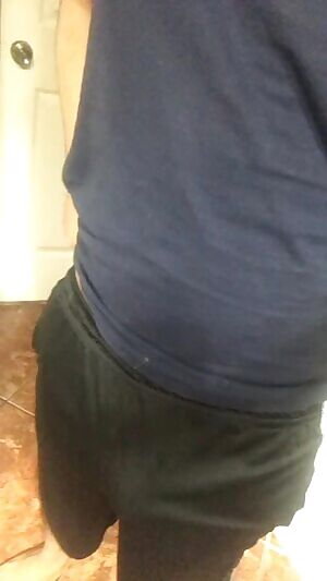 Need someone to get on their knees. Feel free to pm ;)