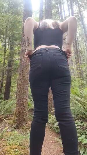 Goth Girls Amateur Ass Outdoor Striptease