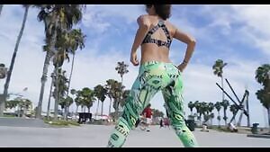 Lex Panterra Twerking to Cant Feel My Face