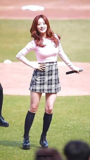 Apink - Bomi Looking HUGE